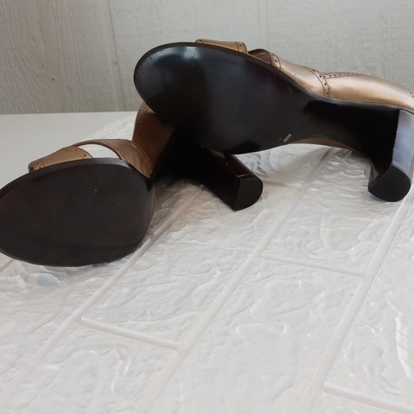 BCBG girls Max Azria high heels gold color - Picture 9 of 11